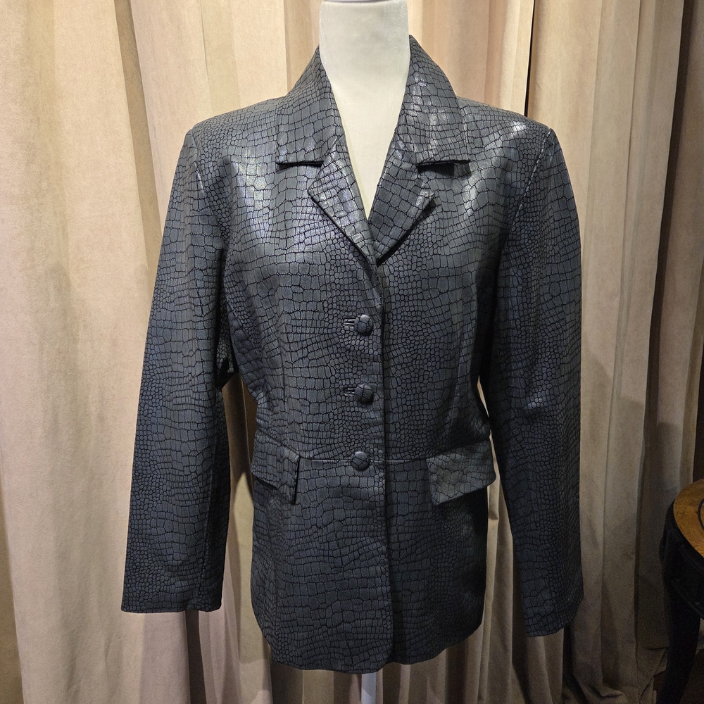 Sophisticated  Crocodile-Embossed Women's Leather Jacket